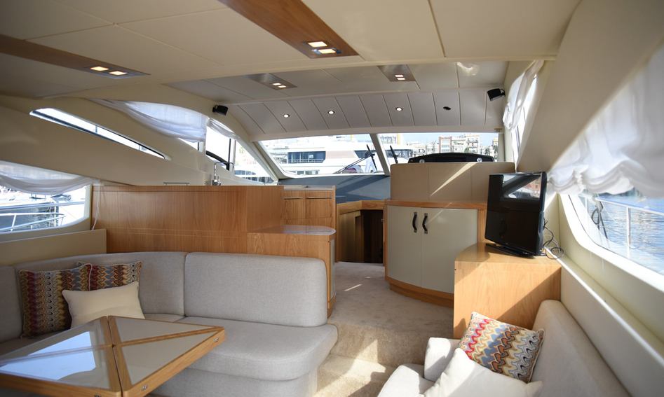 Rodman Muse 54, Interior