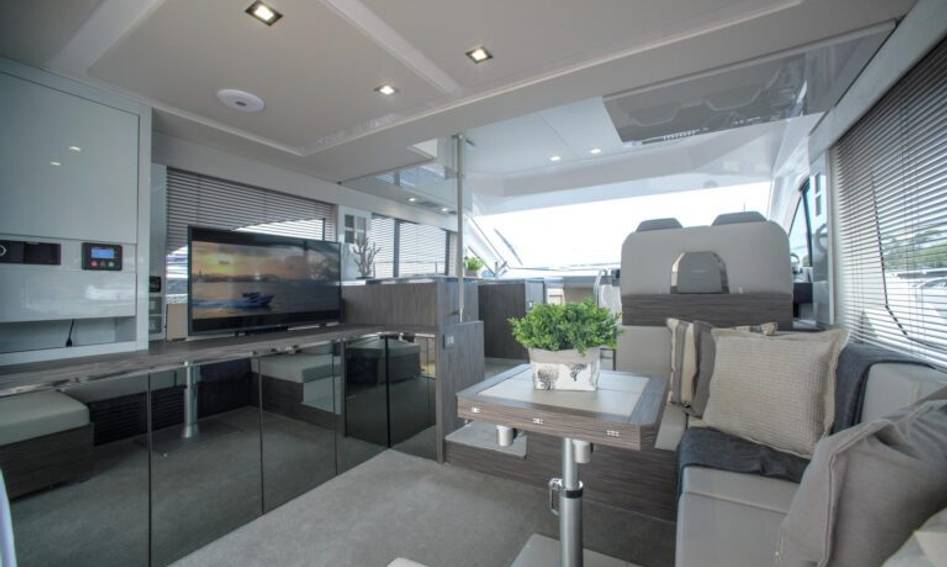 Sessa Marine F48, Interior