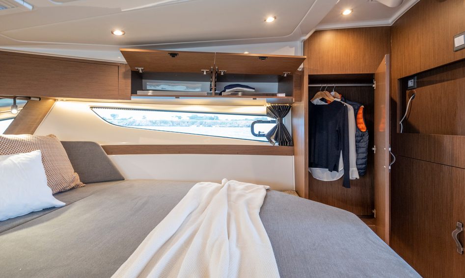 Beneteau Yachts Antares 11 , Accommodation