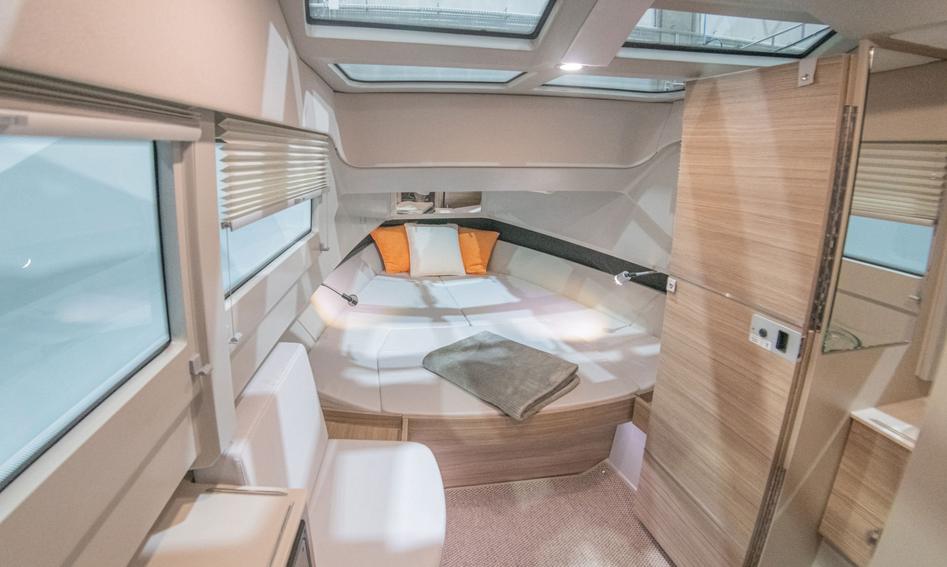 Saxdor 320 GTC, Accommodation