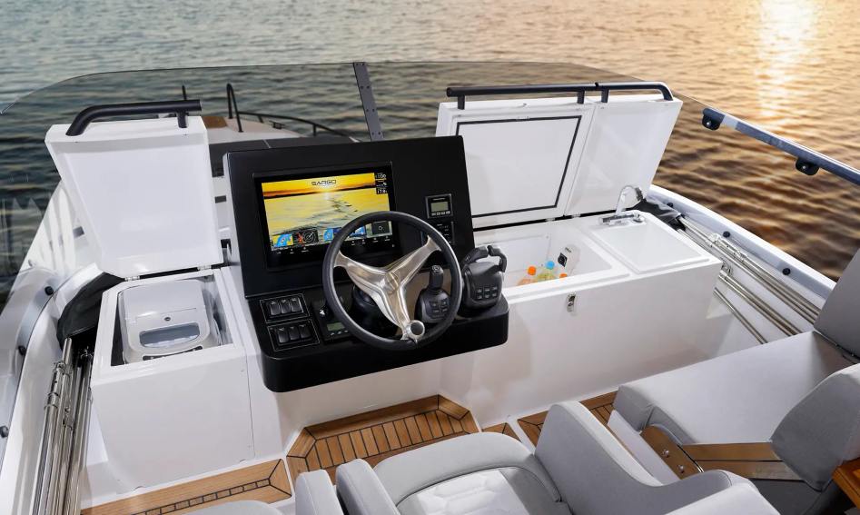 Sargo 45 Fly, Accommodation