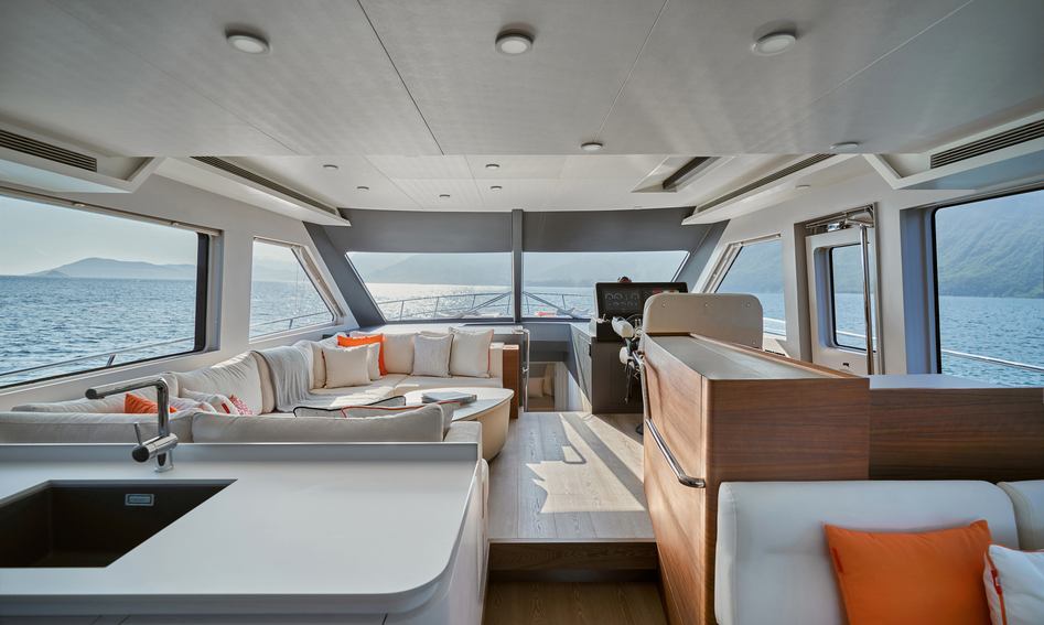 CL Yachts CLB65, Interior