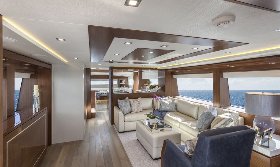 Hatteras M75 Panacera, Interior