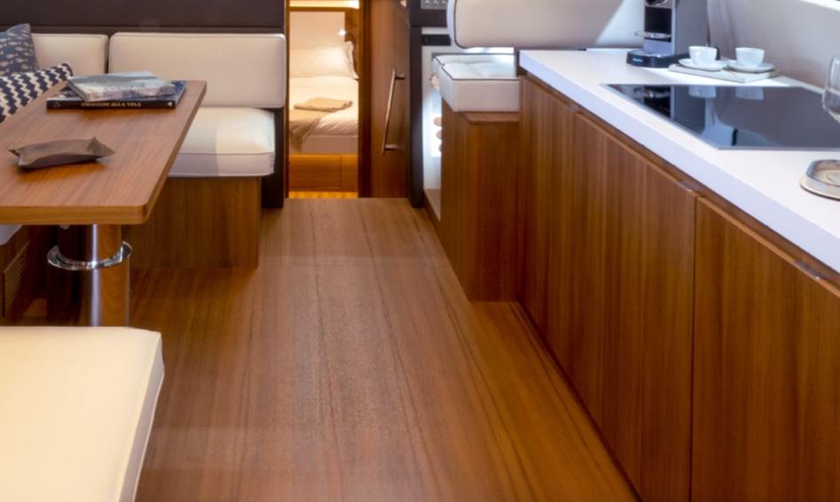 Solaris 48 Flybridge, Interior