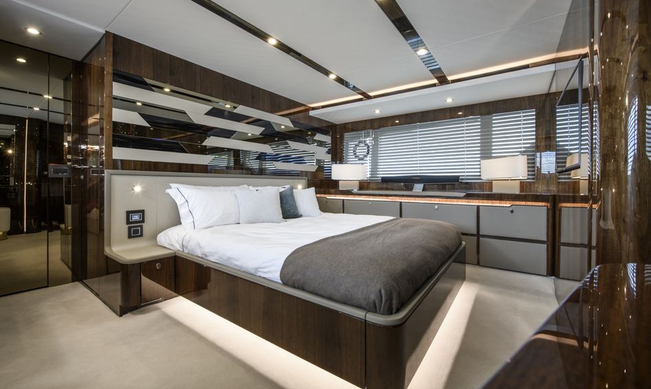 Fairline Squadron 68 Mk2, Accommodation