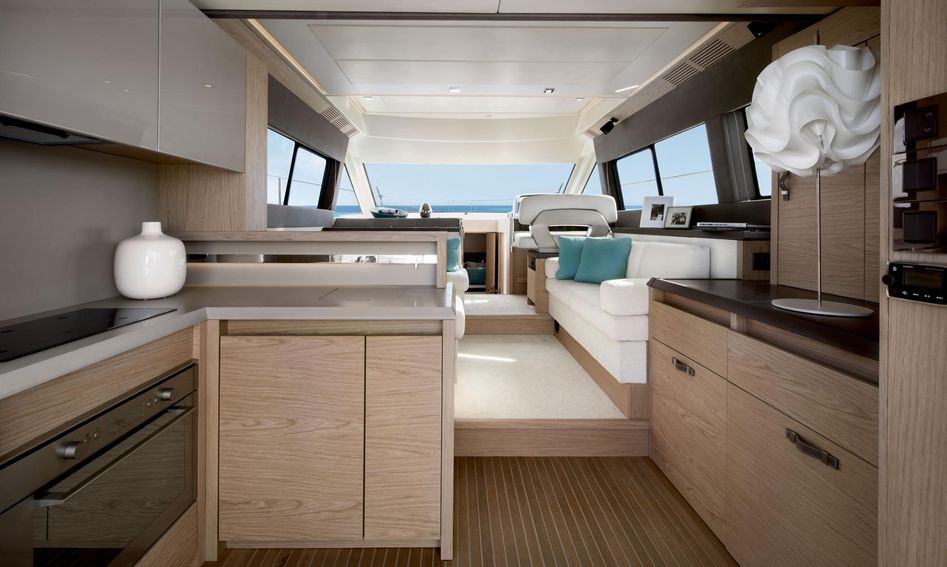 Beneteau Monte Carlo 5, Interior