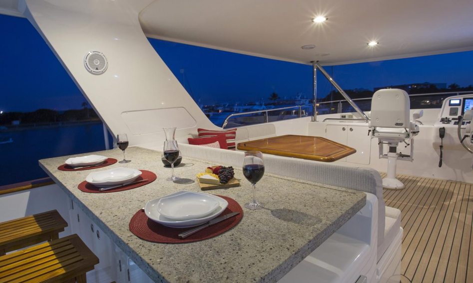 Outer Reef Yachts 800 Motoryacht , Fly Deck/Sportdeck