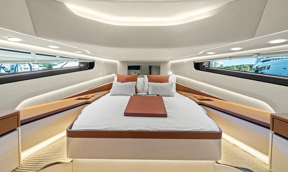 Manari 52, Accommodation