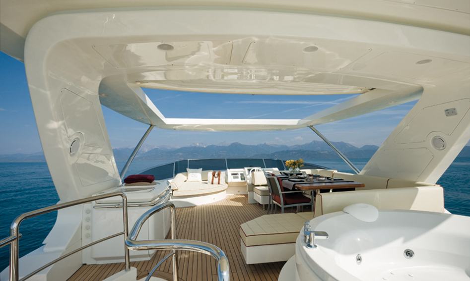 Azimut 78 Gen 1, Fly Deck/Sportdeck