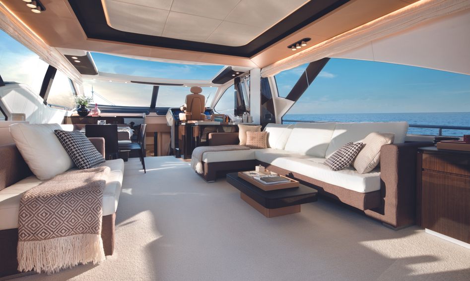 Azimut 77S, Interior