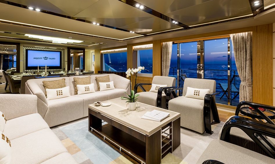 Gulf Craft Majesty 110, Interior