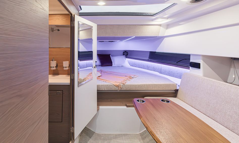 Quarken 35 Sport Tourer, Interior