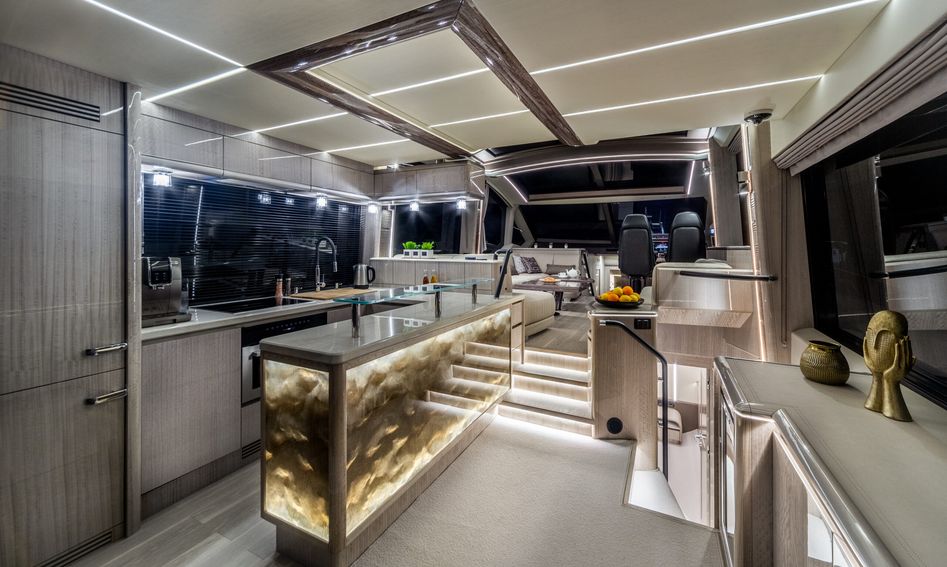 Galeon 700 Skydeck Gen 2, Interior