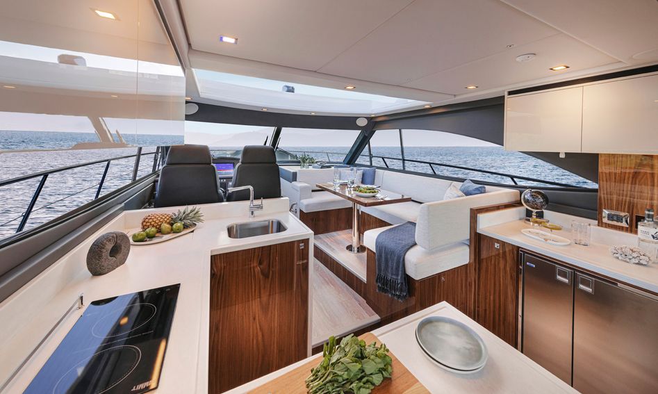 Riviera 4600 Sport Yacht Platinum Edition, Interior