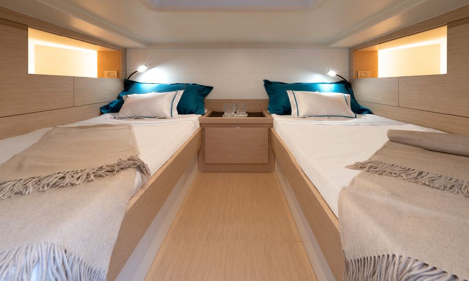 Solaris 40 Open, Accommodation