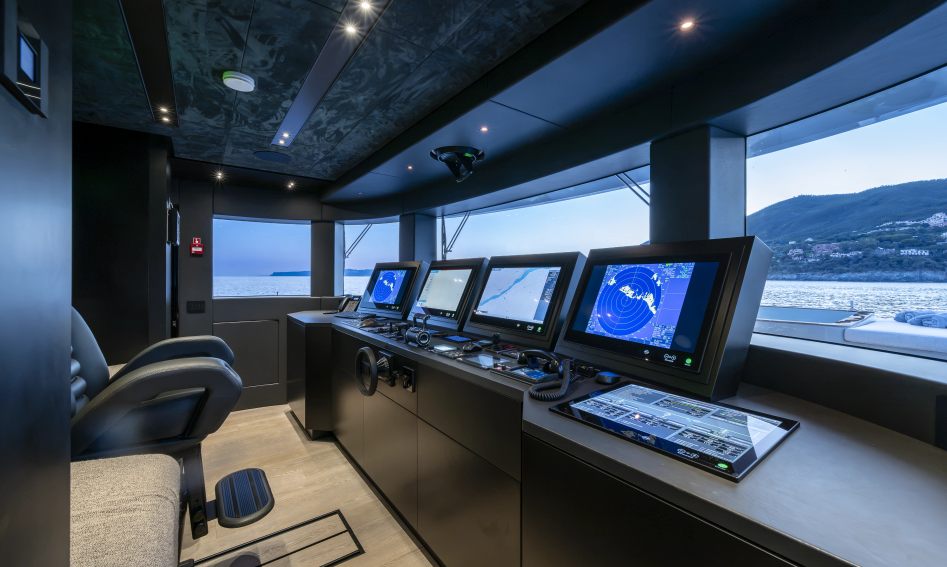 Columbus Atlantique 38M, Interior