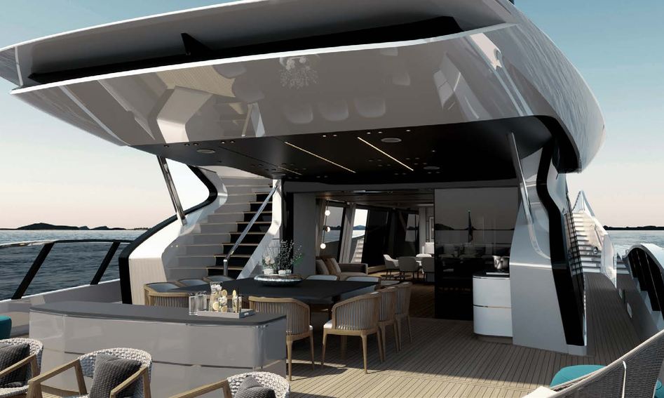 Mangusta 165 REV, Deck Area