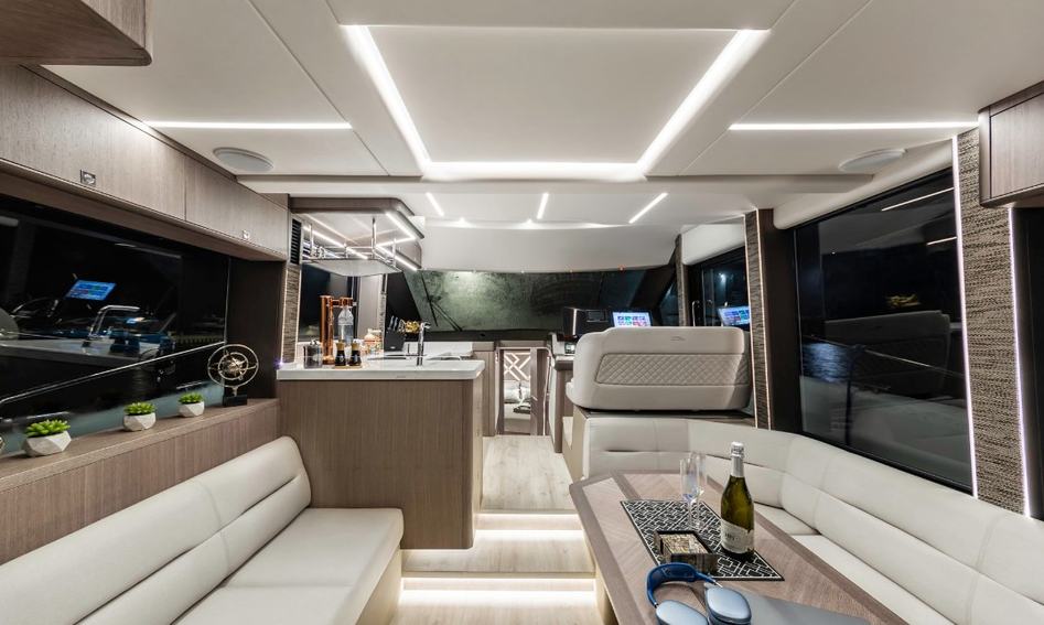 Galeon 440 Fly Mk2, Interior