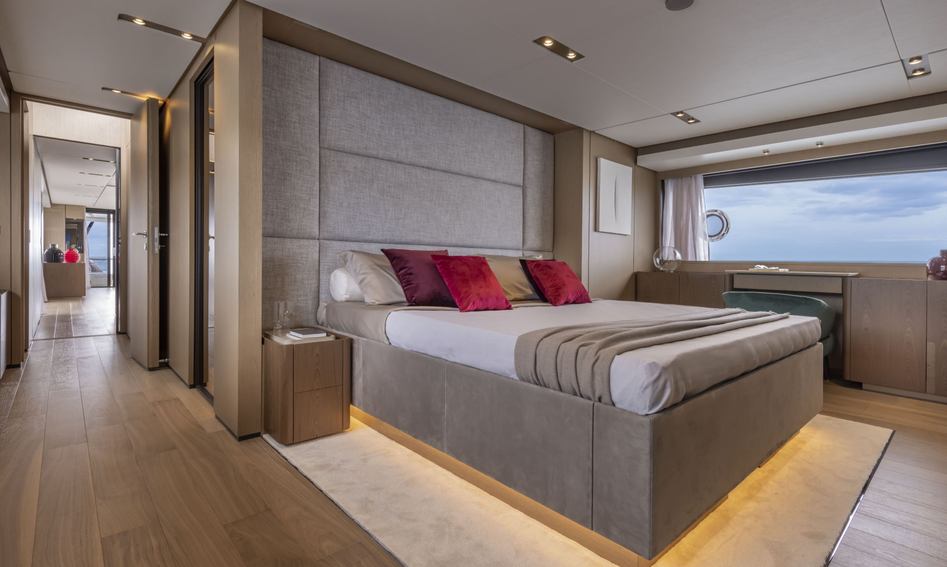 Ferretti 1000, Accommodation