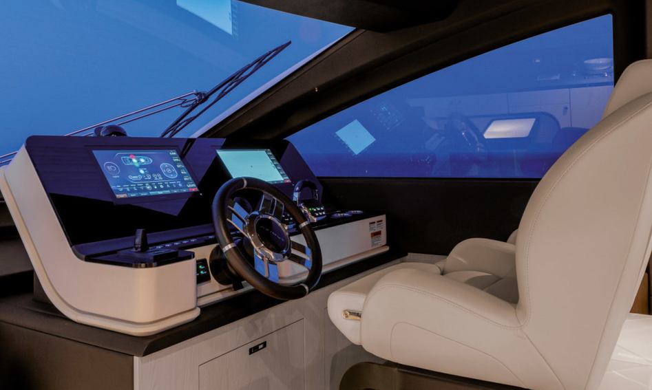 Azimut Fly 78 Gen 2, Helm Station