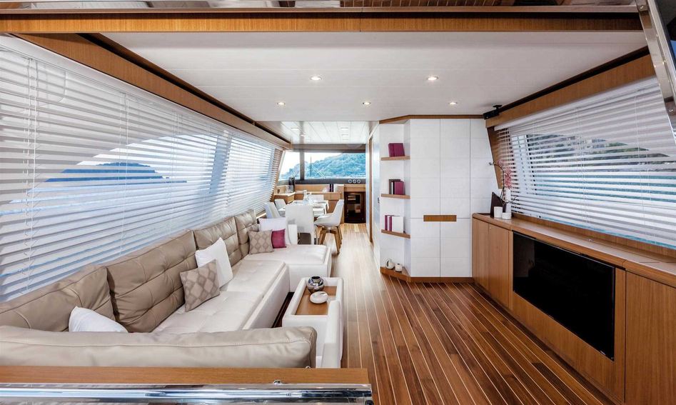 Mochi Craft Dolphin 64 Cruiser, Interior