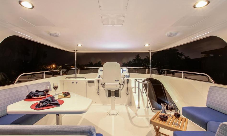 Outer Reef 610 Motoryacht, Fly Deck/Sportdeck