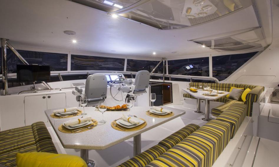 Outer Reef 860 Cockpit Motoryacht, Fly Deck/Sportdeck