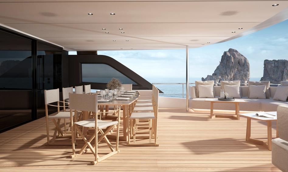 Custom Line Navetta 35 , Deck Area