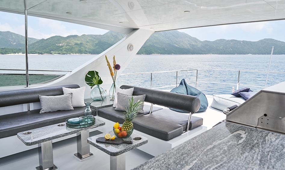 CL Yachts CLB72, Deck Area