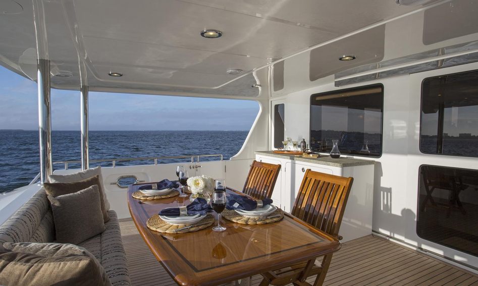 Outer Reef Yachts 800 Motoryacht , Deck Area