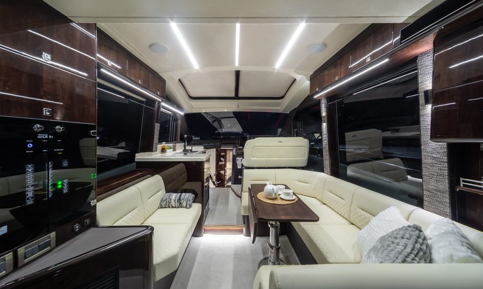 Galeon 410 HTC, Interior