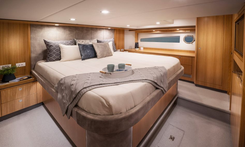 Riviera 5400 Sport Yacht Platinum Edition Mk2, Accommodation