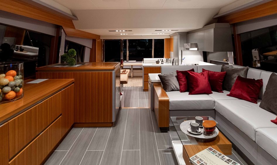 Greenline OceanClass 68, Interior