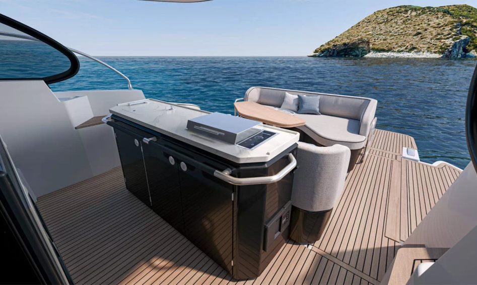 Beneteau Gran Turismo 40  Mk2, Deck Area