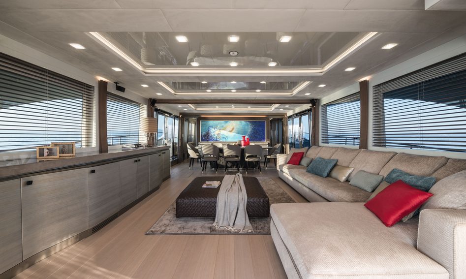 Monte Carlo Yachts MCY 96, Interior