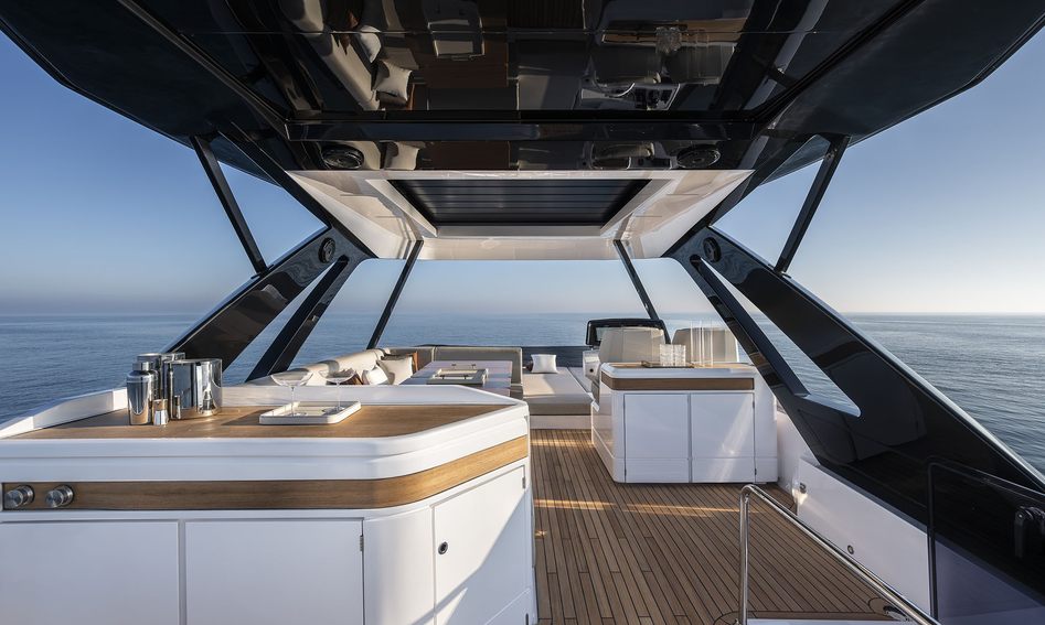 Ferretti 720 Mk3, Fly Deck/Sportdeck