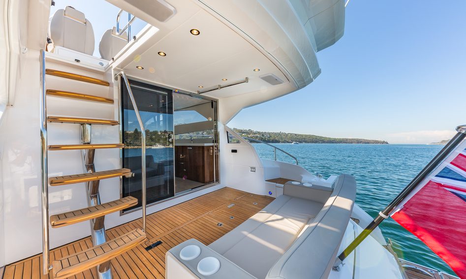 Fairline Squadron 48 Mk2, Deck Area