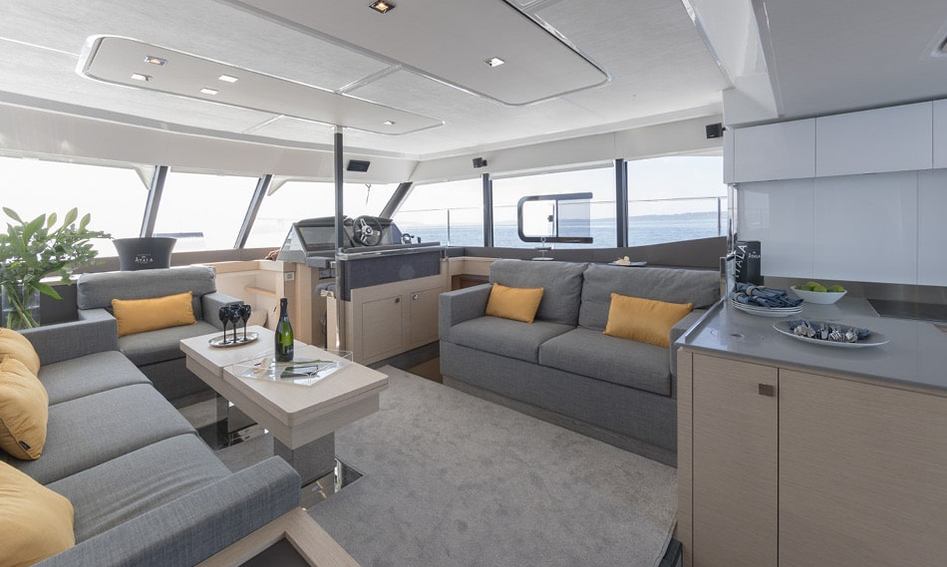 Fountaine Pajot MY6, Interior