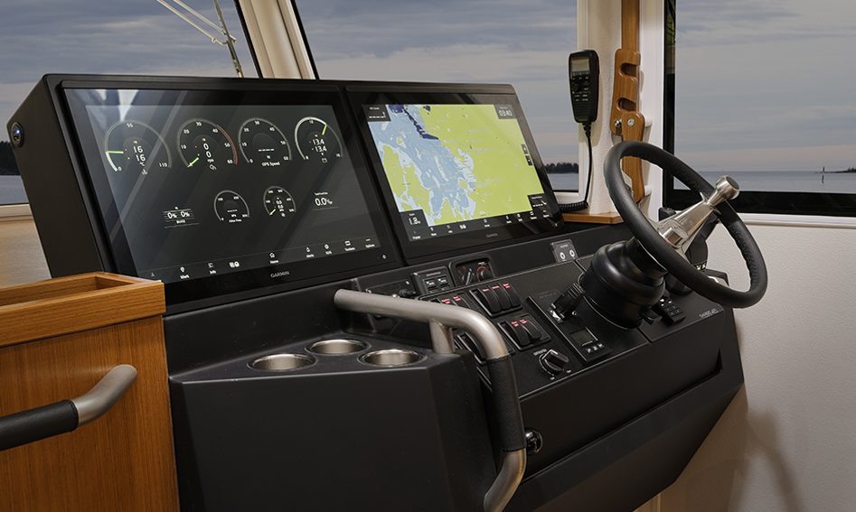 Sargo 45 Explorer, Helm Station