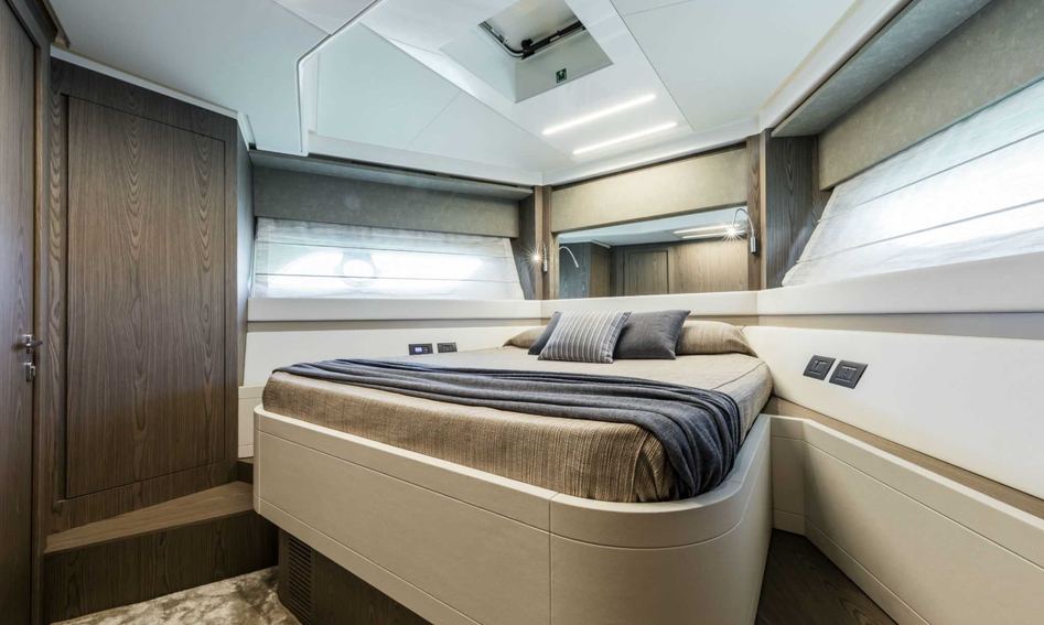 Ferretti 550, Accommodation