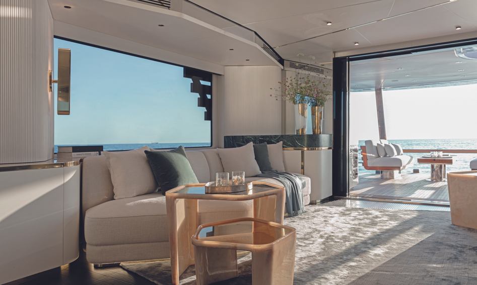 Azimut Magellano 25M, Interior