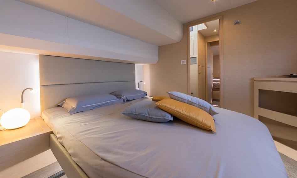 Fountaine Pajot MY6, Accommodation