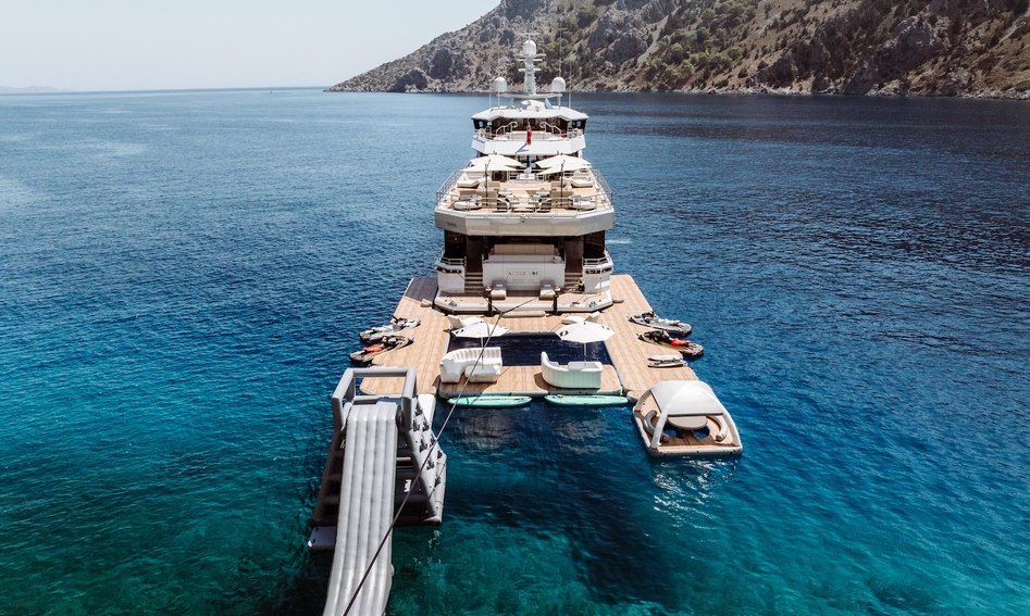 Damen Xplorer 60, Beach Club