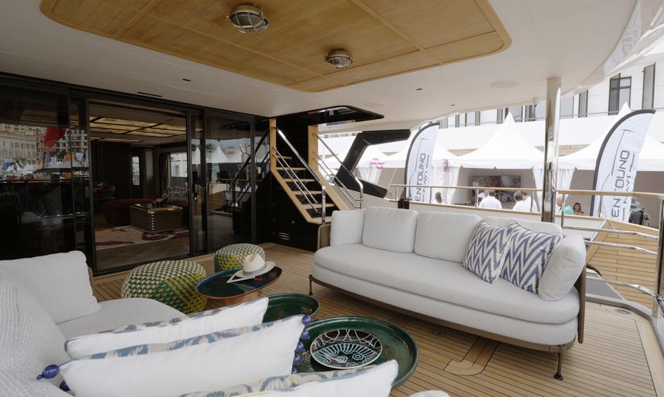 Sirena 118, Deck Area
