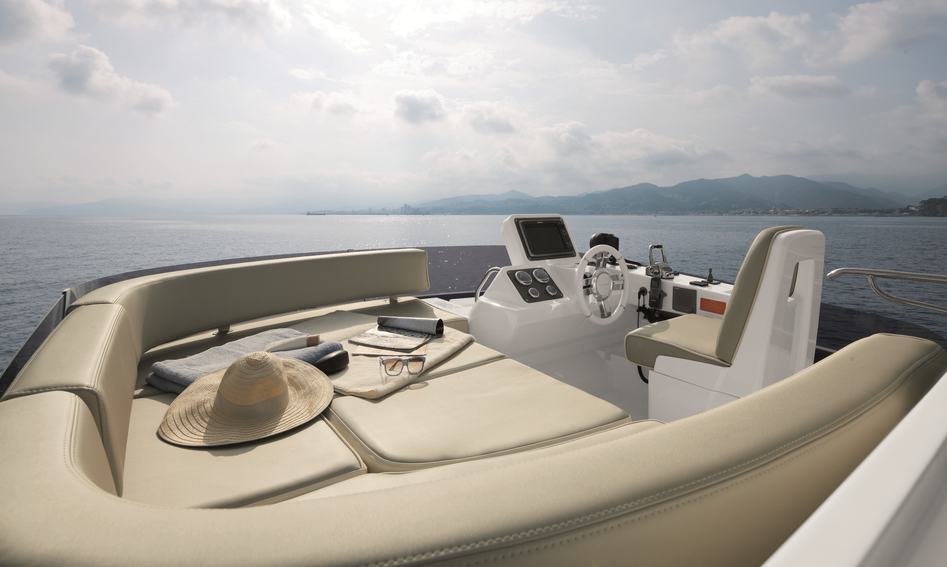 Azimut Magellano 43, Fly Deck/Sportdeck