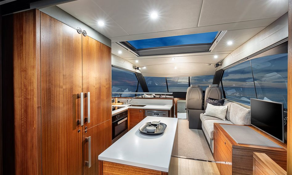 Maritimo X50, Interior