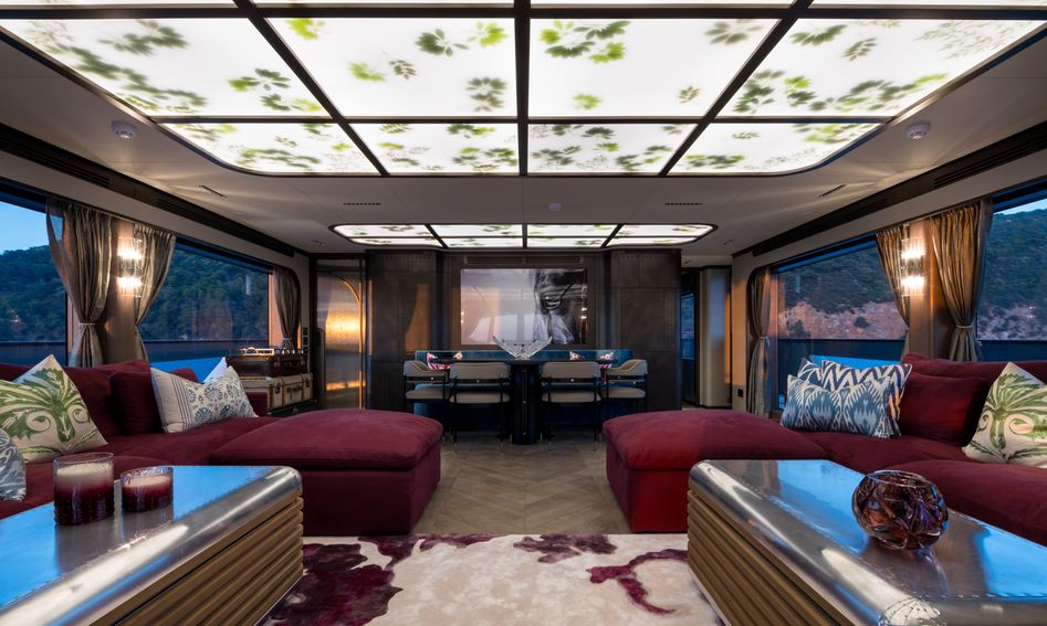 Sirena 118, Interior