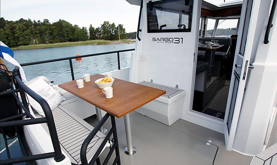 Sargo 31 OB , Deck Area