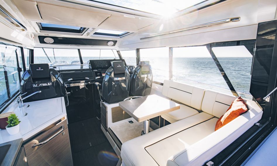 Wellcraft 38 Explorer, Interior