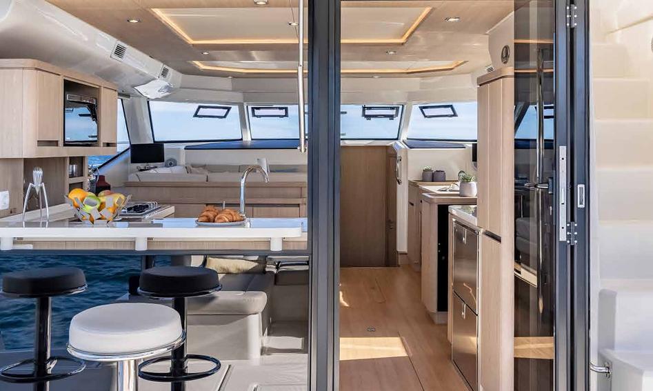 Aquila 44 Yacht, Interior